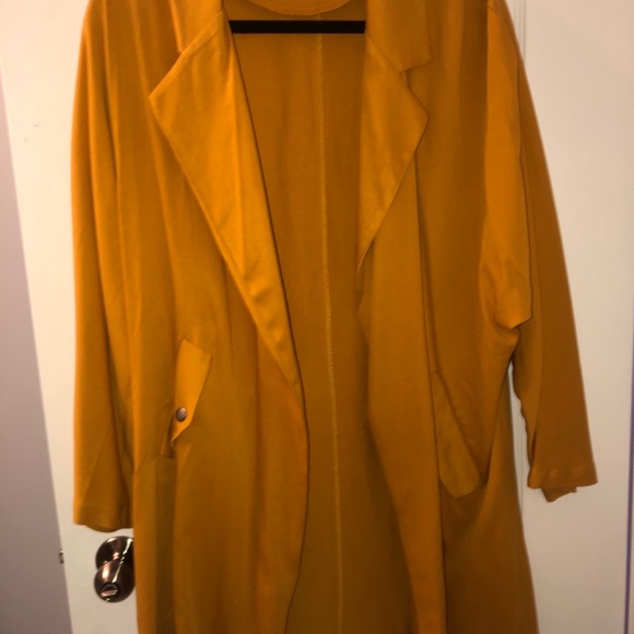 Yellow cardigan - Picture 1 of 5